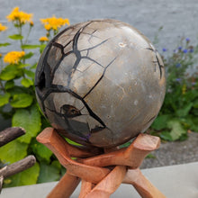 Indlæs billede til gallerivisning Septarie - drageæg