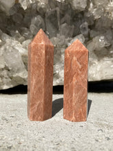 Load image into Gallery viewer, Fersken Månesten Tårne 8 - 9 cm