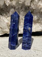 Load image into Gallery viewer, Sodalit Tårne 10 - 11 cm