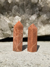 Load image into Gallery viewer, Fersken Månesten Tårne 5 - 6 cm