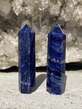 Load image into Gallery viewer, Sodalit Tårne 10 - 11 cm