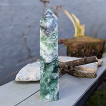 Load image into Gallery viewer, Stor fjer fluorit tårn