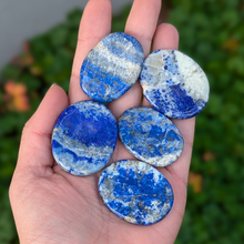 Indlæs billede til gallerivisning Lapis lazuli nusssten