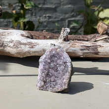 Indlæs billede til gallerivisning Små stående ametyster