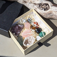 Indlæs billede til gallerivisning Krystal sæt i æske med pendul i howlit markaba