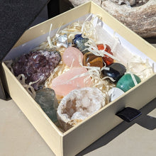 Indlæs billede til gallerivisning Krystal sæt i æske med pendul i howlit markaba
