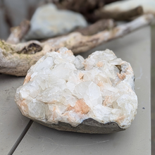 Load image into Gallery viewer, Apophyllit med stilbit