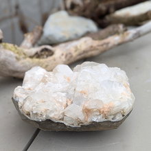 Load image into Gallery viewer, Apophyllit med stilbit