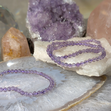 Indlæs billede til gallerivisning Armbånd i ametyst med 4mm perler