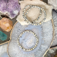 Load image into Gallery viewer, Armbånd i dalmatiner jaspis med 6mm perler