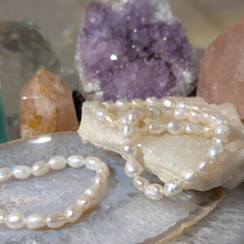 Load image into Gallery viewer, Armbånd i ferskvandsperler