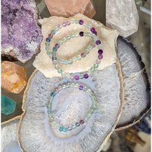 Indlæs billede til gallerivisning Armbånd i fluorit med 6mm perler