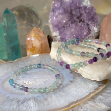 Indlæs billede til gallerivisning Armbånd i fluorit med 6mm perler