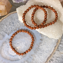 Indlæs billede til gallerivisning Børne armbånd i guldsten med 6mm perler