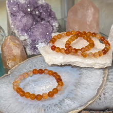 Indlæs billede til gallerivisning Armbånd i karneol med 8mm perler