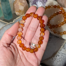 Indlæs billede til gallerivisning Armbånd i karneol med 8mm perler