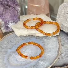 Indlæs billede til gallerivisning Børne armbånd i karneol med 6mm perler