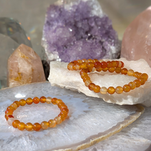 Indlæs billede til gallerivisning Børne armbånd i karneol med 6mm perler