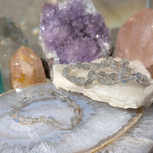 Indlæs billede til gallerivisning Armbånd i labradorit med freeform perler