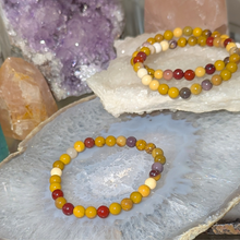 Load image into Gallery viewer, Armbånd i mookait med 6mm perler