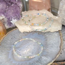 Indlæs billede til gallerivisning Armbånd i morganit med 4mm perler