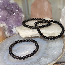 Load image into Gallery viewer, Armbånd i mixede obsidian med 6mm perler