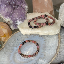Indlæs billede til gallerivisning Børne armbånd i rhodonit med 6mm perler