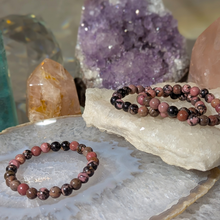 Indlæs billede til gallerivisning Børne armbånd i rhodonit med 6mm perler