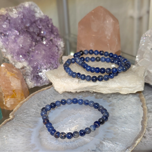 Load image into Gallery viewer, Armbånd i sodalit med 6mm perler