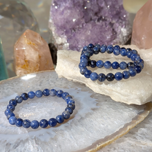 Load image into Gallery viewer, Børne armbånd i sodalit med 6mm perler