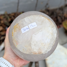 Indlæs billede til gallerivisning Stor bjergkrystal kugle