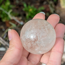 Load image into Gallery viewer, Bjergkrystal kugler