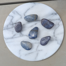 Indlæs billede til gallerivisning Blå kvarts lommesten