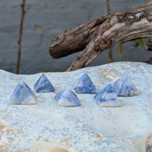 Indlæs billede til gallerivisning Blå kvarts pyramider