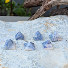 Indlæs billede til gallerivisning Blå kvarts pyramider