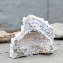 Indlæs billede til gallerivisning Calcit med baryt, kvarts og pyrit