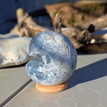 Indlæs billede til gallerivisning Celestit kugle