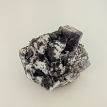 Indlæs billede til gallerivisning Colorshift fluorit med galena