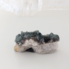 Indlæs billede til gallerivisning Colorshift fluorit med kvarts og galena