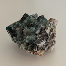 Indlæs billede til gallerivisning Colorshift fluorit