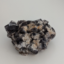 Indlæs billede til gallerivisning Colorshift fluorit med kvarts og galena