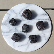 Indlæs billede til gallerivisning Gabbro lommesten