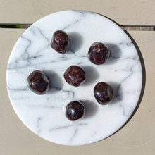 Indlæs billede til gallerivisning Granat med stjerner lommesten