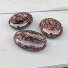 Indlæs billede til gallerivisning Granat palmstones