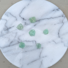 Indlæs billede til gallerivisning Små grøn fluorit oktaeder