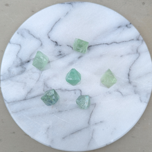 Indlæs billede til gallerivisning Grøn fluorit oktaeder