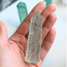 Indlæs billede til gallerivisning Grøn fluorit tårne 8-9 cm