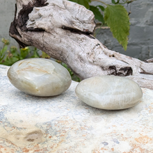 Indlæs billede til gallerivisning Grøn månesten hjerter