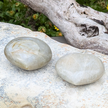 Indlæs billede til gallerivisning Grøn månesten hjerter