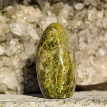 Load image into Gallery viewer, Grøn opal freeform